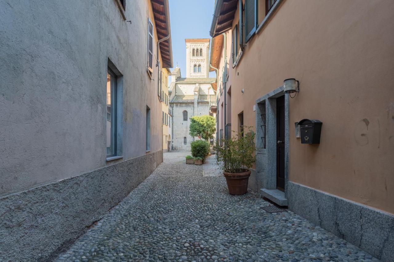 Blue Attic - Historical Como City Center By Rent All كومو المظهر الخارجي الصورة