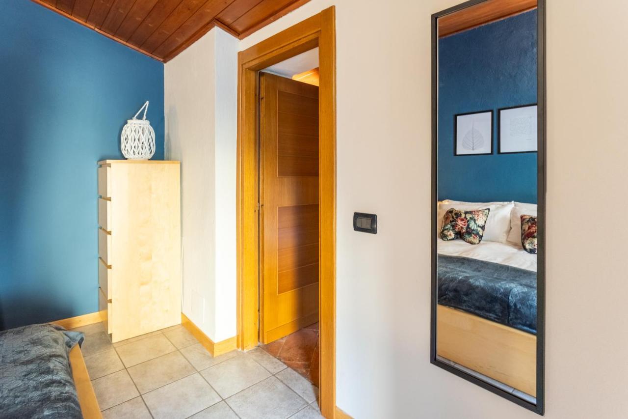 Blue Attic - Historical Como City Center By Rent All كومو المظهر الخارجي الصورة