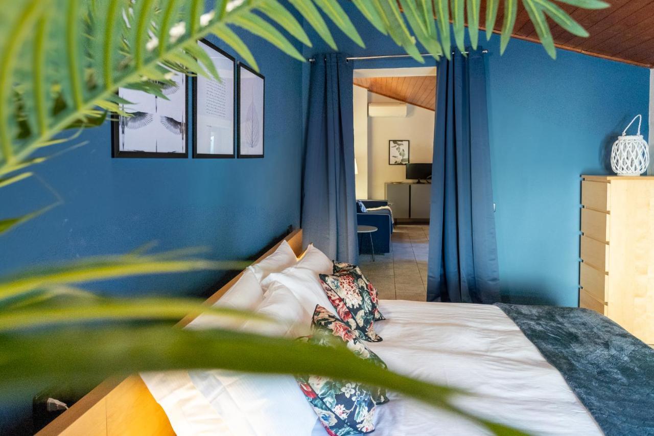Blue Attic - Historical Como City Center By Rent All كومو المظهر الخارجي الصورة