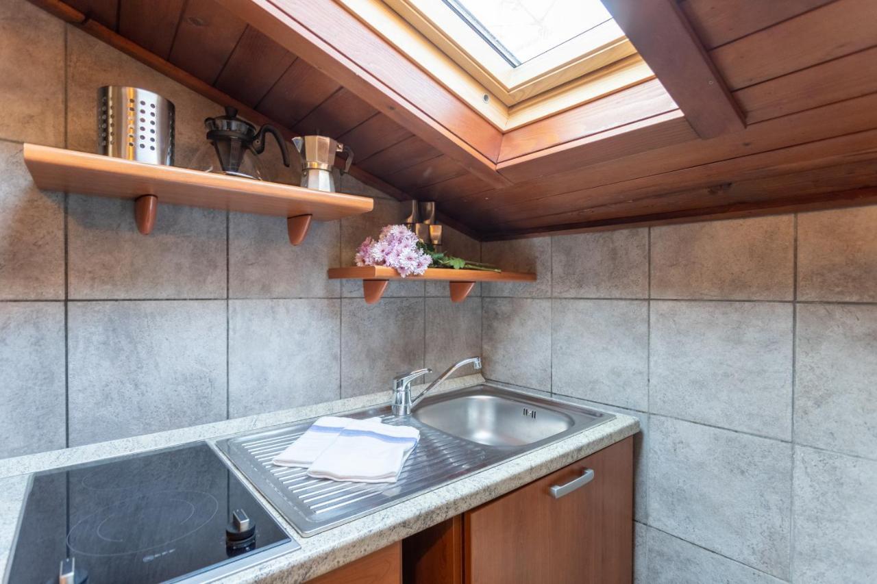 Blue Attic - Historical Como City Center By Rent All كومو المظهر الخارجي الصورة