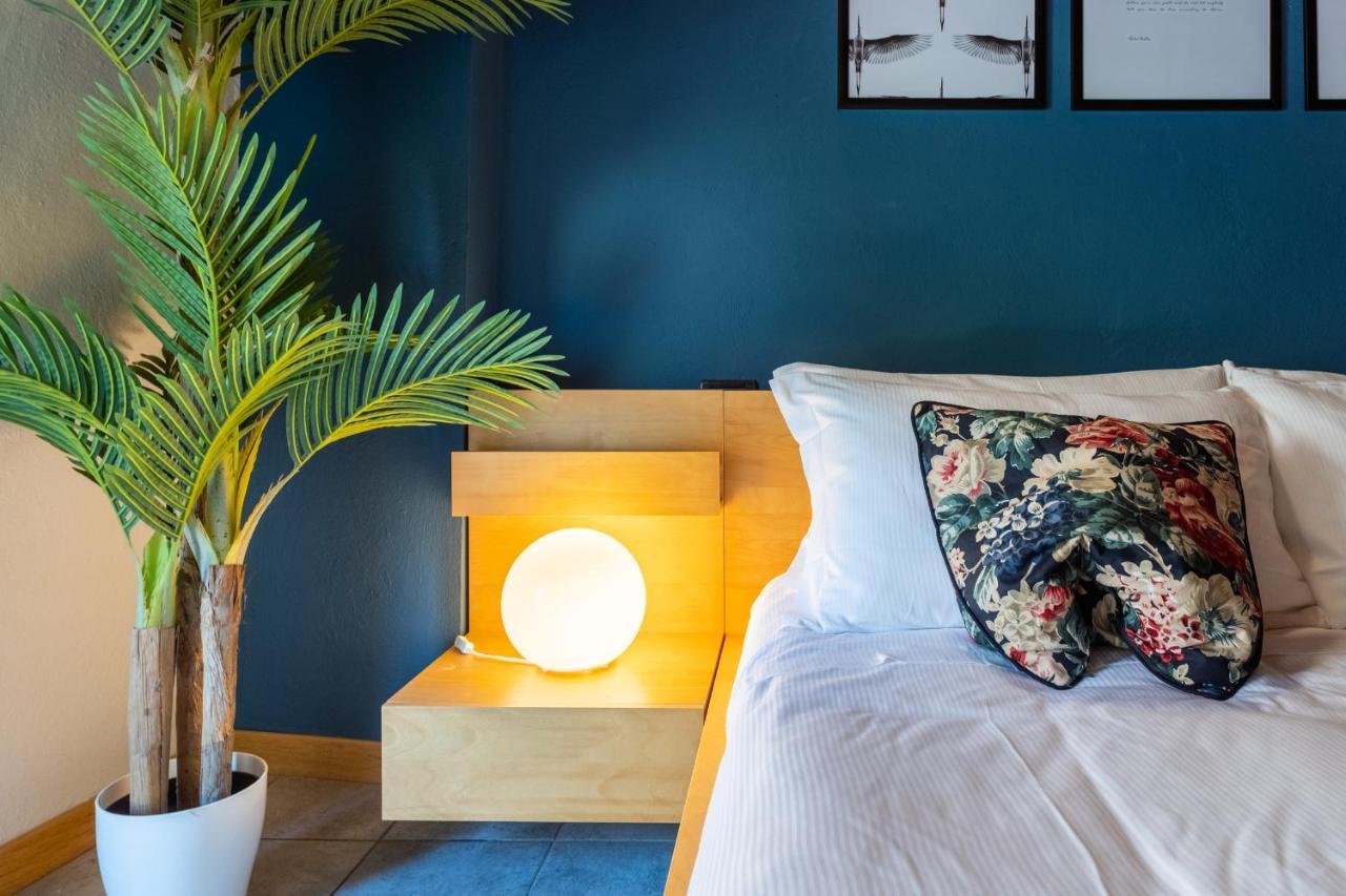 Blue Attic - Historical Como City Center By Rent All كومو المظهر الخارجي الصورة